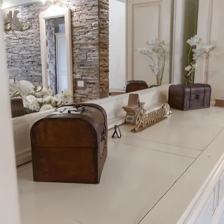 Feels Like - Old Town Appartement Boekarest