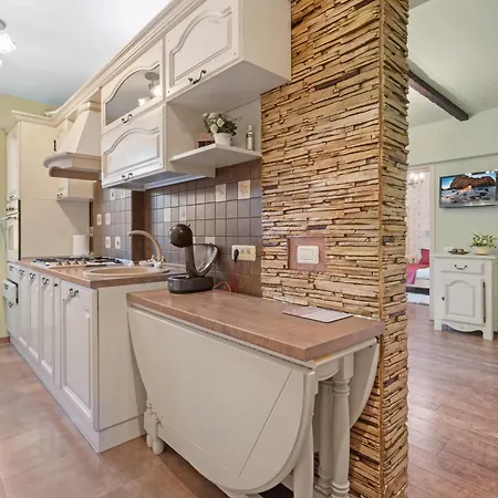 Апартаменты Feels Like - Old Town *