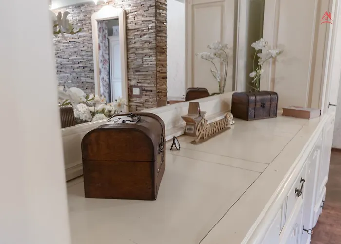 Feels Like - Old Town Apartment Bukarest