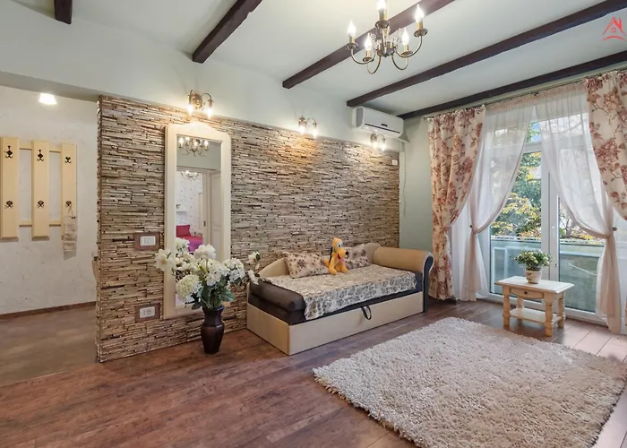 Feels Like - Old Town