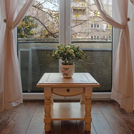 Feels Like - Old Town Apartment *