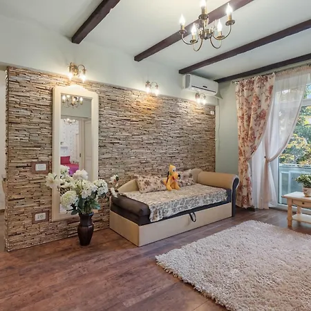 Feels Like - Old Town